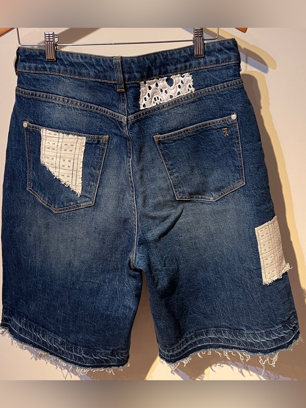 Anthropology Pilcro Crafted Classic Denim
Bermuda Shorts Size 29 - Picture 5 of 5